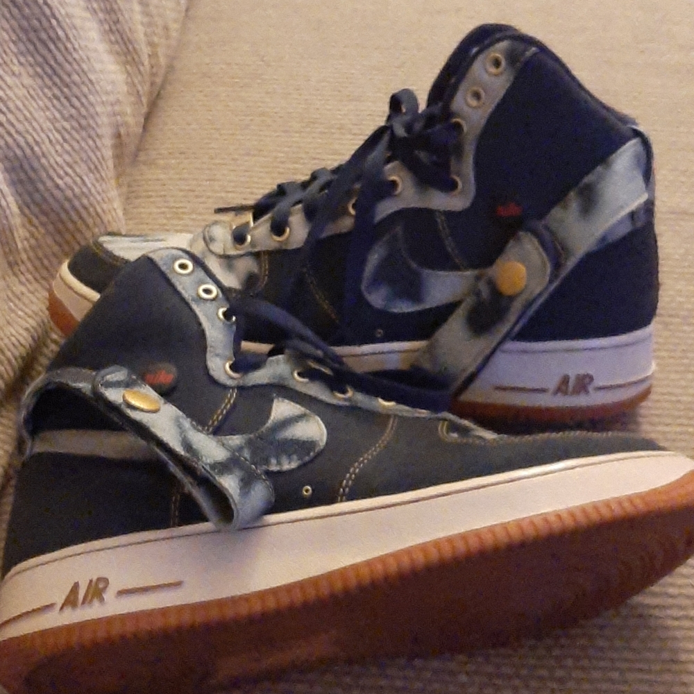 Shoes - Picture 4 of 4
